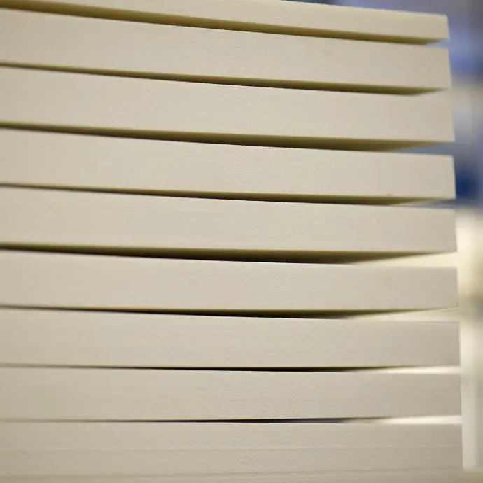 Les blocs et plaques de mousse de polyuréthane chez Nestaan pour l'isolation